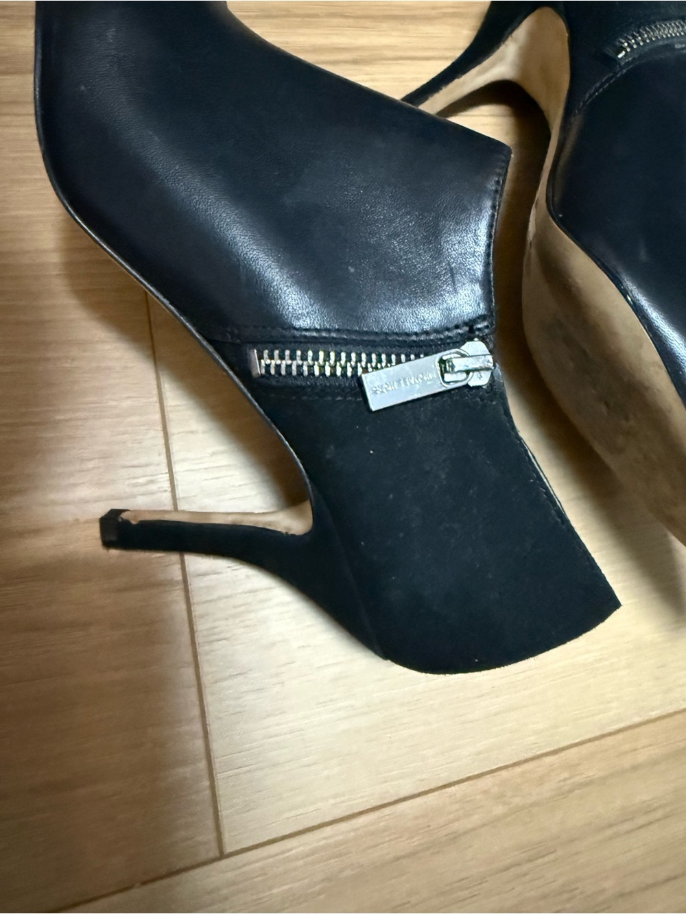 MICHAEL Michael Kors Black Pointed Leather & Suede Ankle Booties mywith Side Zip - Picture 2 of 8